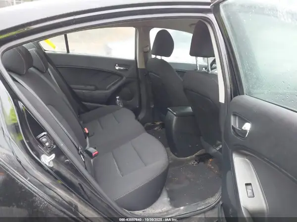 KNAFK4A6XG5492819 2016 KIA FORTE - Image 8