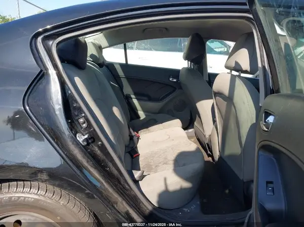 KNAFK4A6XG5503897 2016 KIA FORTE - Image 8