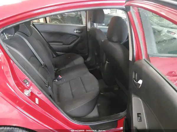 KNAFK4A6XG5513071 2016 KIA FORTE - Image 8