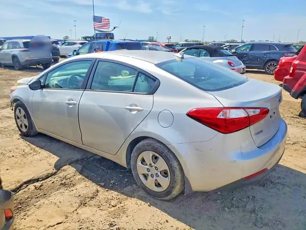 KNAFK4A6XG5534132 2016 KIA FORTE - Image 2