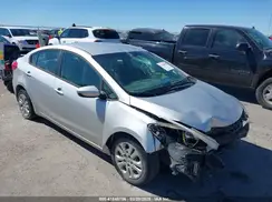 KNAFK4A6XG5539136 2016 KIA FORTE