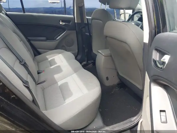 KNAFK4A6XG5540285 2016 KIA FORTE - Image 8