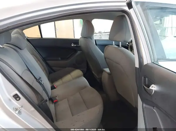 KNAFK4A6XG5543154 2016 KIA FORTE - Image 8