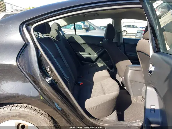 KNAFK4A6XG5544191 2016 KIA FORTE - Image 8