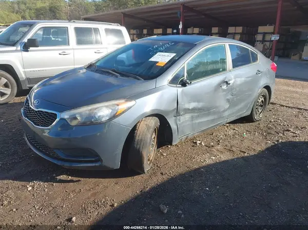 KNAFK4A6XG5558026 2016 KIA FORTE - Image 2