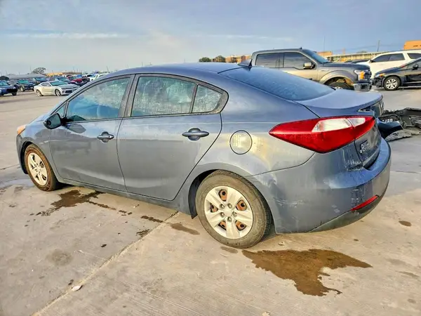 KNAFK4A6XG5566465 2016 KIA FORTE - Image 2