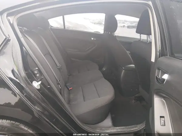 KNAFK4A6XG5569155 2016 KIA FORTE - Image 8