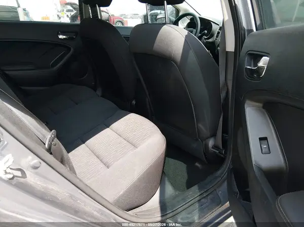 KNAFK4A6XG5569592 2016 KIA FORTE - Image 8