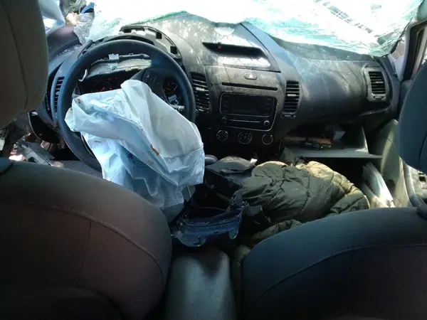 KNAFK4A6XG5574517 2016 KIA FORTE - Image 8