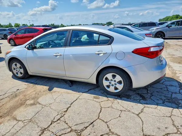 KNAFK4A6XG5577627 2016 KIA FORTE - Image 2