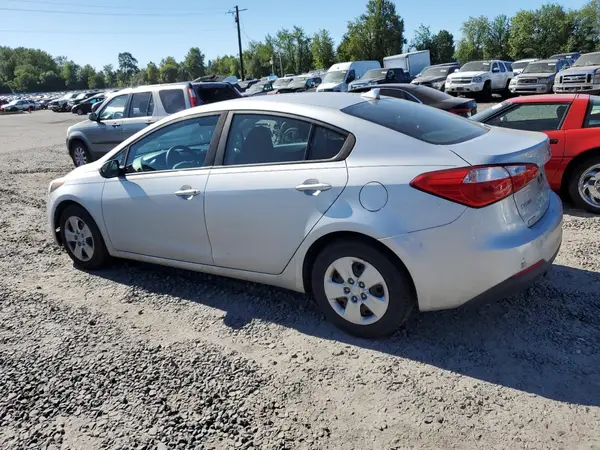 KNAFK4A6XG5585615 2016 KIA FORTE - Image 2