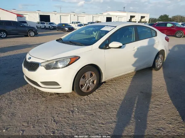 KNAFK4A6XG5588126 2016 KIA FORTE - Image 2