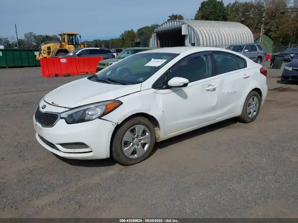 KNAFK4A6XG5590393 2016 KIA FORTE - Image 2