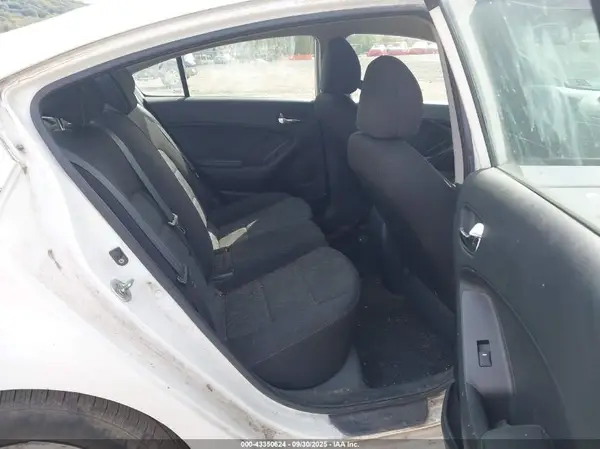 KNAFK4A6XG5590393 2016 KIA FORTE - Image 8