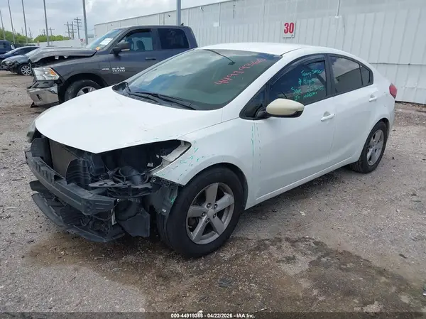 KNAFK4A6XG5606530 2016 KIA FORTE - Image 2
