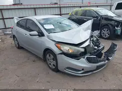 KNAFK4A6XG5608715 2016 KIA FORTE