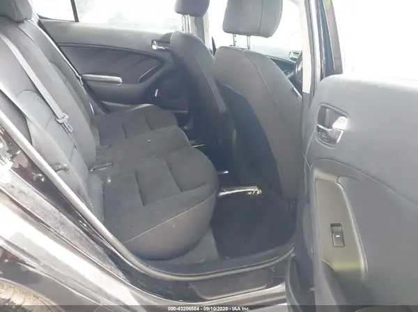 KNAFK4A6XG5615485 2016 KIA FORTE - Image 8