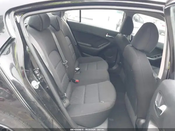 KNAFK4A6XG5616345 2016 KIA FORTE - Image 8