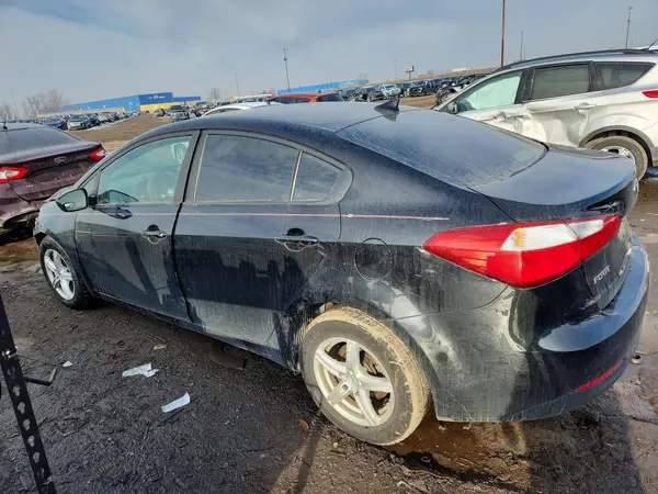 KNAFK4A6XG5618466 2016 KIA FORTE - Image 2