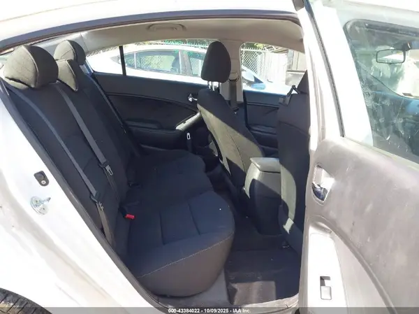 KNAFK4A6XG5619455 2016 KIA FORTE - Image 8