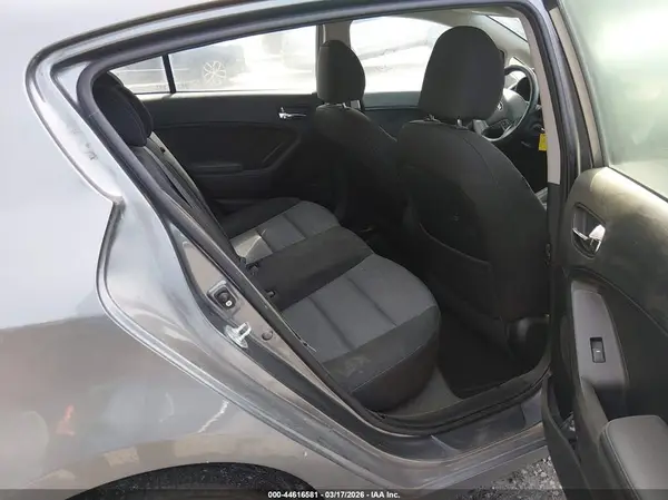 KNAFK5A80G5526239 2016 KIA FORTE - Image 8