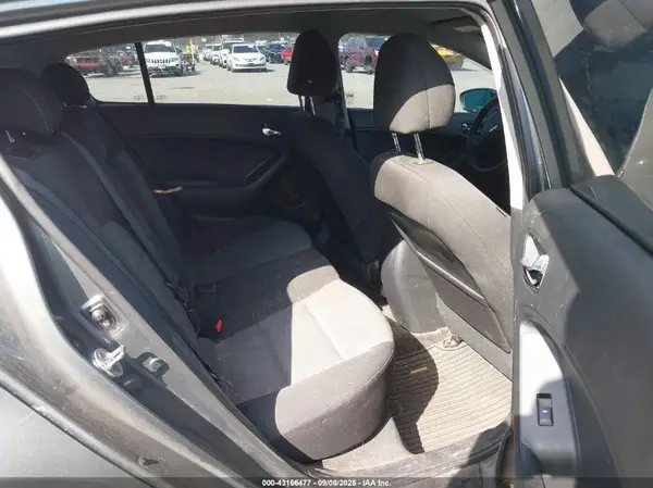 KNAFK5A80G5587980 2016 KIA FORTE - Image 8