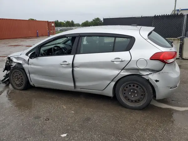 KNAFK5A80G5603899 2016 KIA FORTE - Image 2