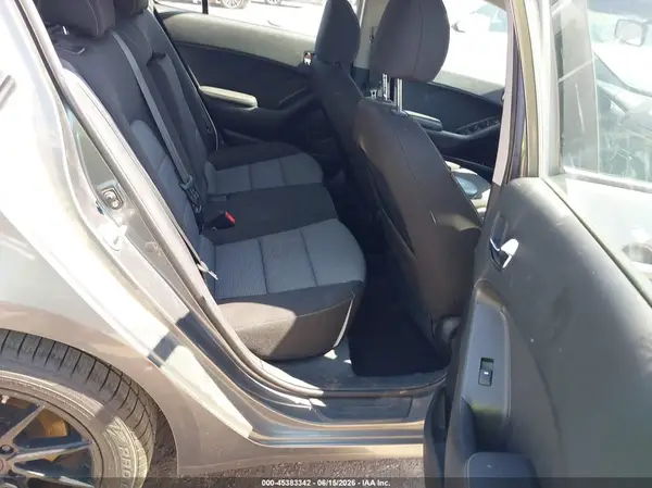 KNAFK5A80G5604664 2016 KIA FORTE - Image 8