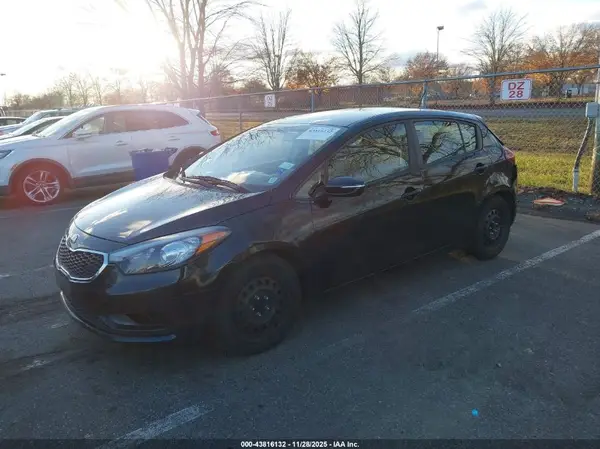 KNAFK5A80G5605474 2016 KIA FORTE - Image 2