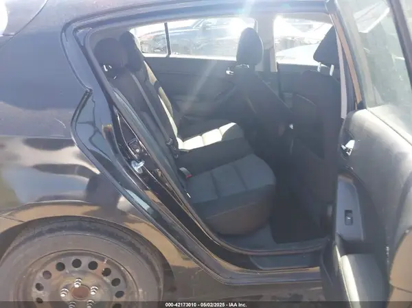 KNAFK5A80G5606060 2016 KIA FORTE - Image 8