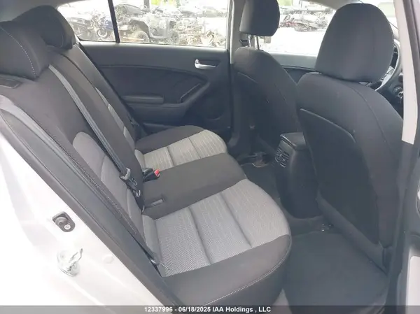 KNAFK5A80G5623330 2016 KIA FORTE - Image 8