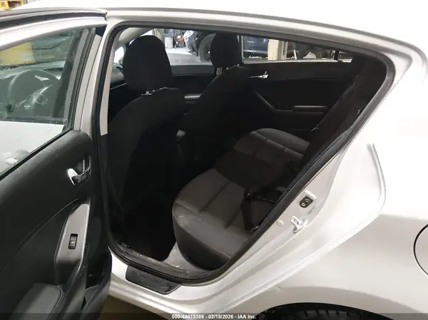 KNAFK5A80G5636952 2016 KIA FORTE - Image 8