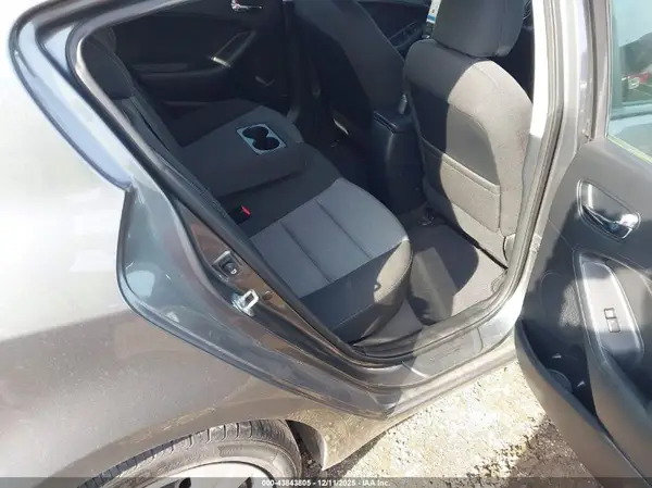KNAFK5A80G5638555 2016 KIA FORTE - Image 8
