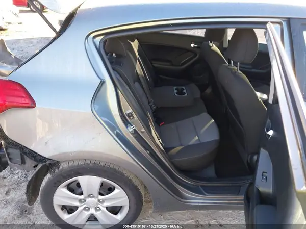 KNAFK5A80G5647384 2016 KIA FORTE - Image 8