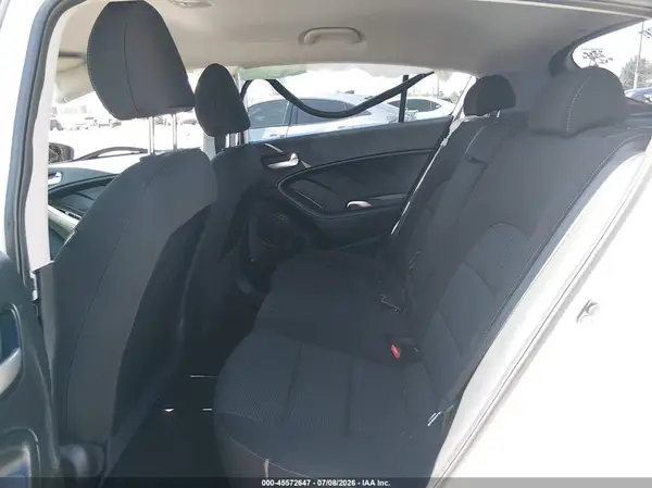KNAFK5A80H5668088 2017 KIA FORTE - Image 8