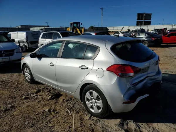 KNAFK5A80H5679303 2017 KIA FORTE - Image 2