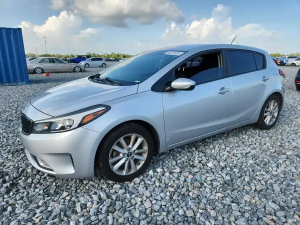 KNAFK5A80H5688499 2017 KIA FORTE - Image 1