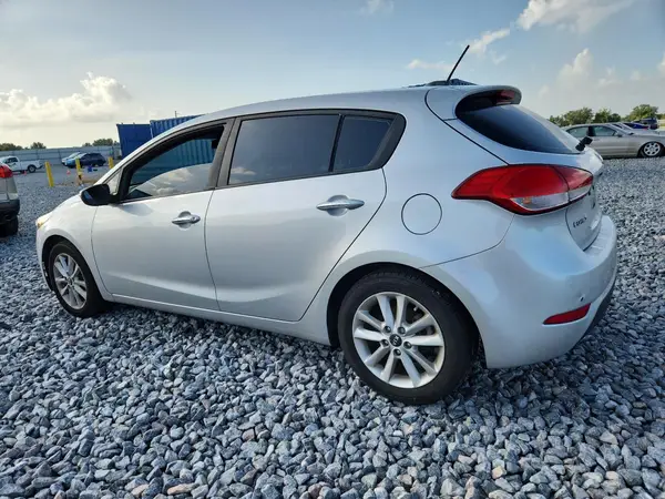 KNAFK5A80H5688499 2017 KIA FORTE - Image 2