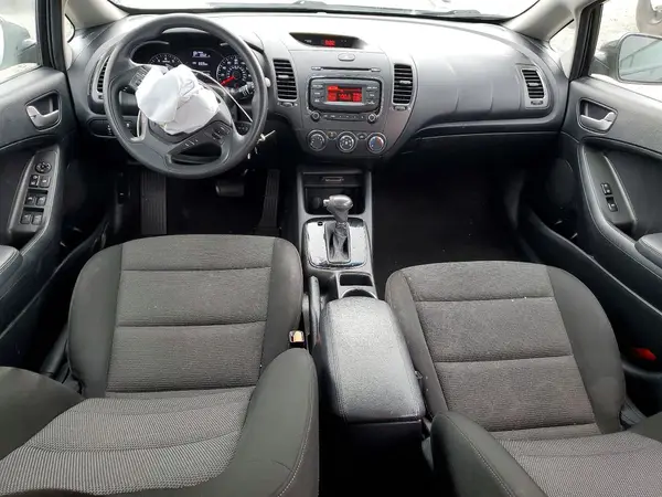 KNAFK5A80H5692391 2017 KIA FORTE - Image 8