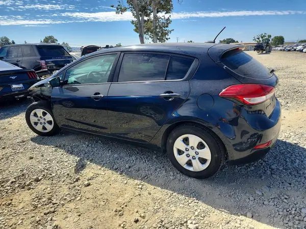 KNAFK5A80H5693556 2017 KIA FORTE - Image 2