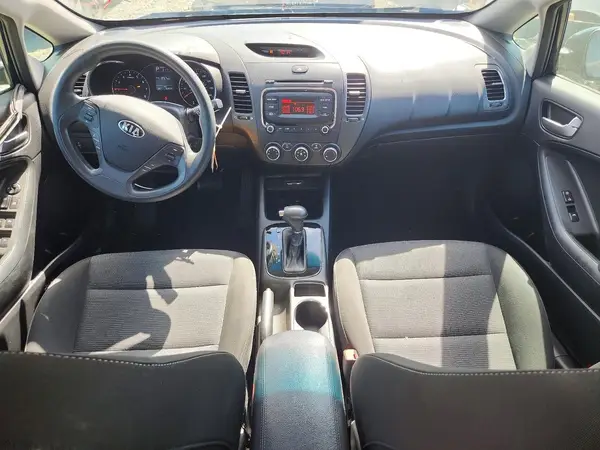 KNAFK5A80H5693556 2017 KIA FORTE - Image 8