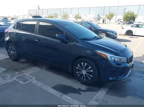KNAFK5A80H5696912 2017 KIA FORTE - Image 1