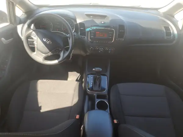 KNAFK5A80H5699440 2017 KIA FORTE - Image 8
