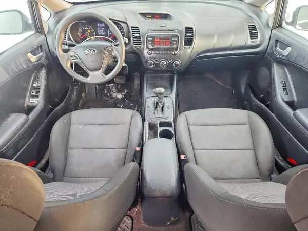 KNAFK5A80H5705964 2017 KIA FORTE - Image 8