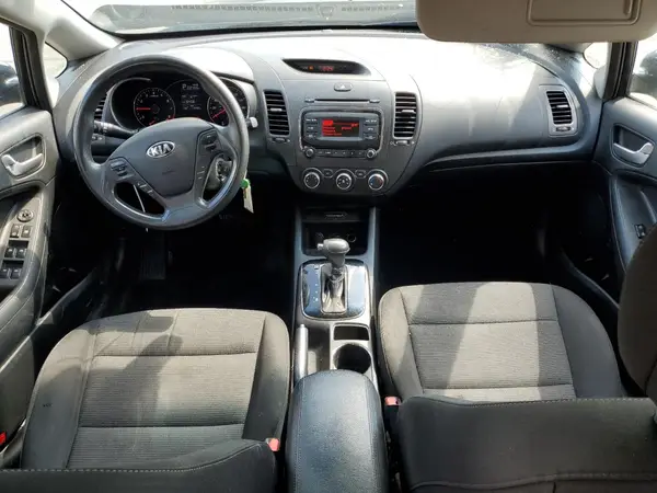 KNAFK5A80H5713675 2017 KIA FORTE - Image 8