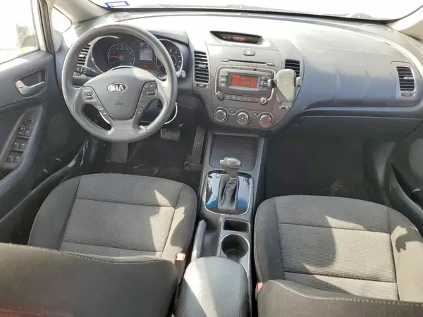 KNAFK5A80H5721677 2017 KIA FORTE - Image 8