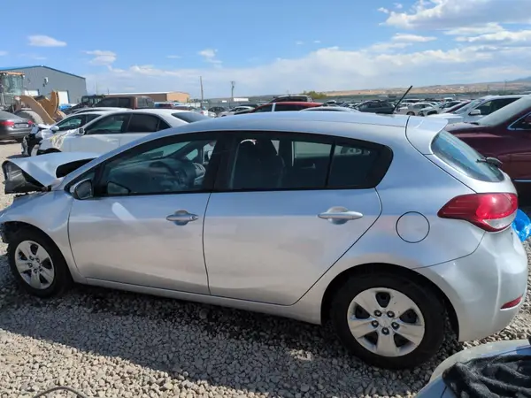 KNAFK5A80H5731092 2017 KIA FORTE - Image 2