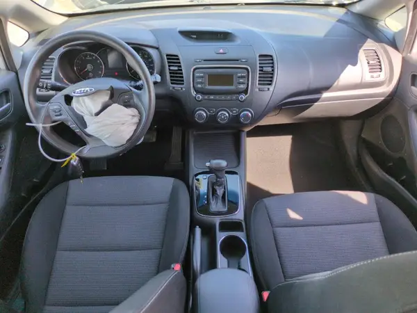 KNAFK5A80H5731092 2017 KIA FORTE - Image 8