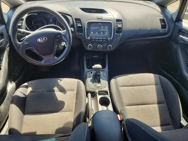KNAFK5A80H5733201 2017 KIA FORTE - Image 8