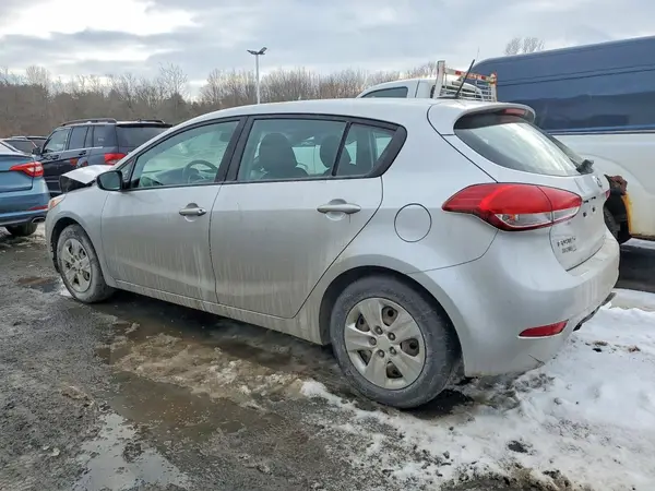 KNAFK5A80J5772862 2018 KIA FORTE - Image 2